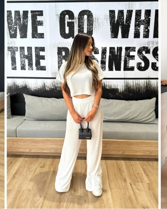 3-591 Conjunto bota ancha satín trillado