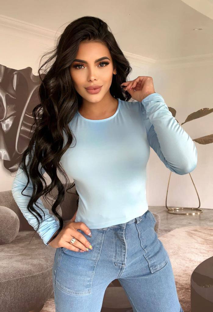 8-191 Blusa con manga recogida