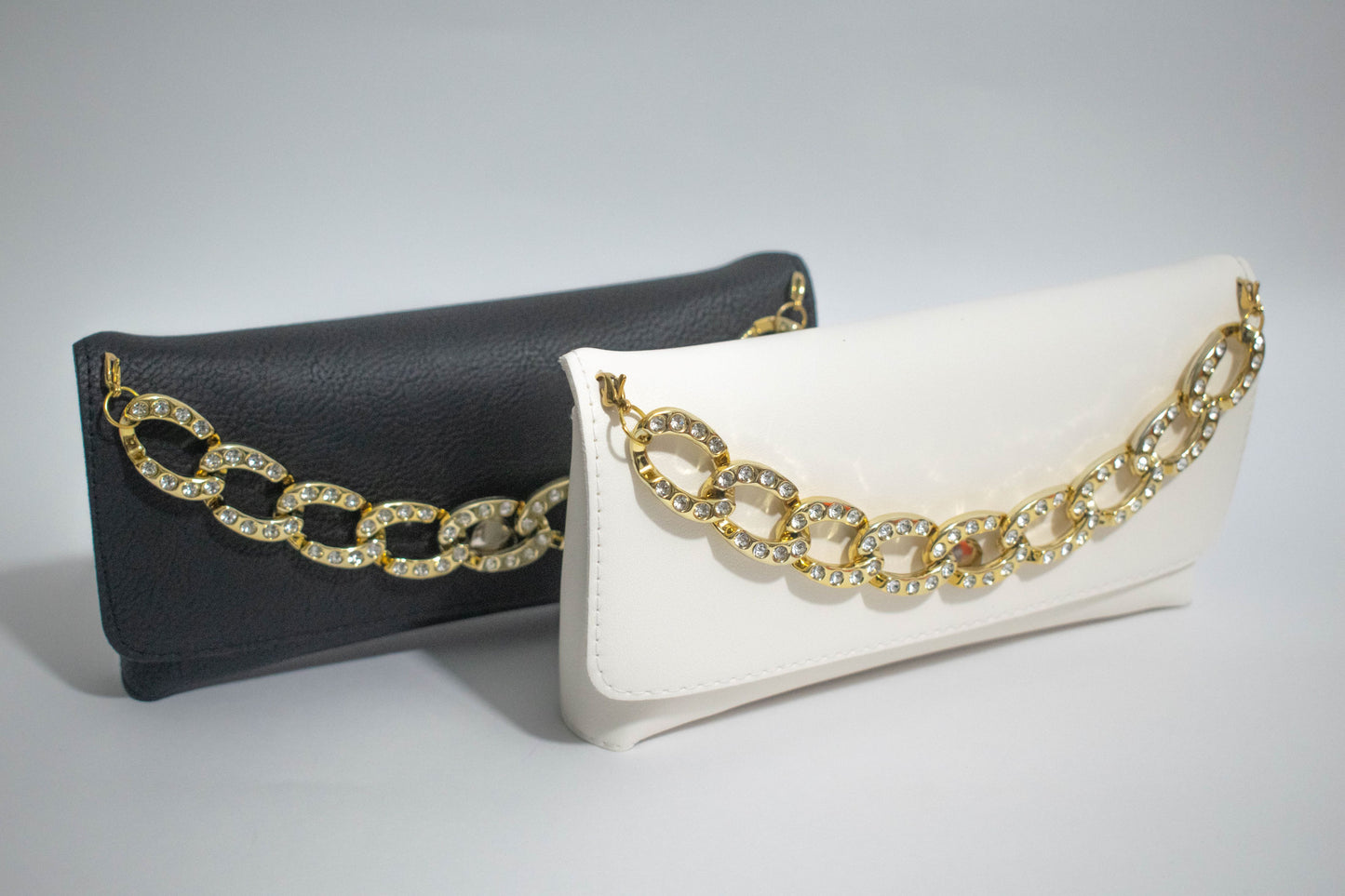 AC-06 Cartera cuero