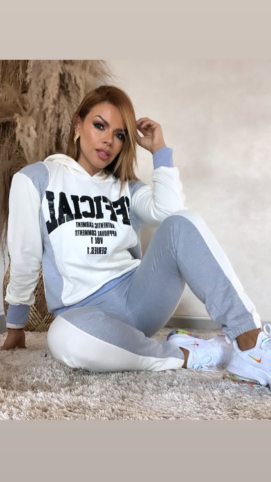 3-594 Conjunto Official