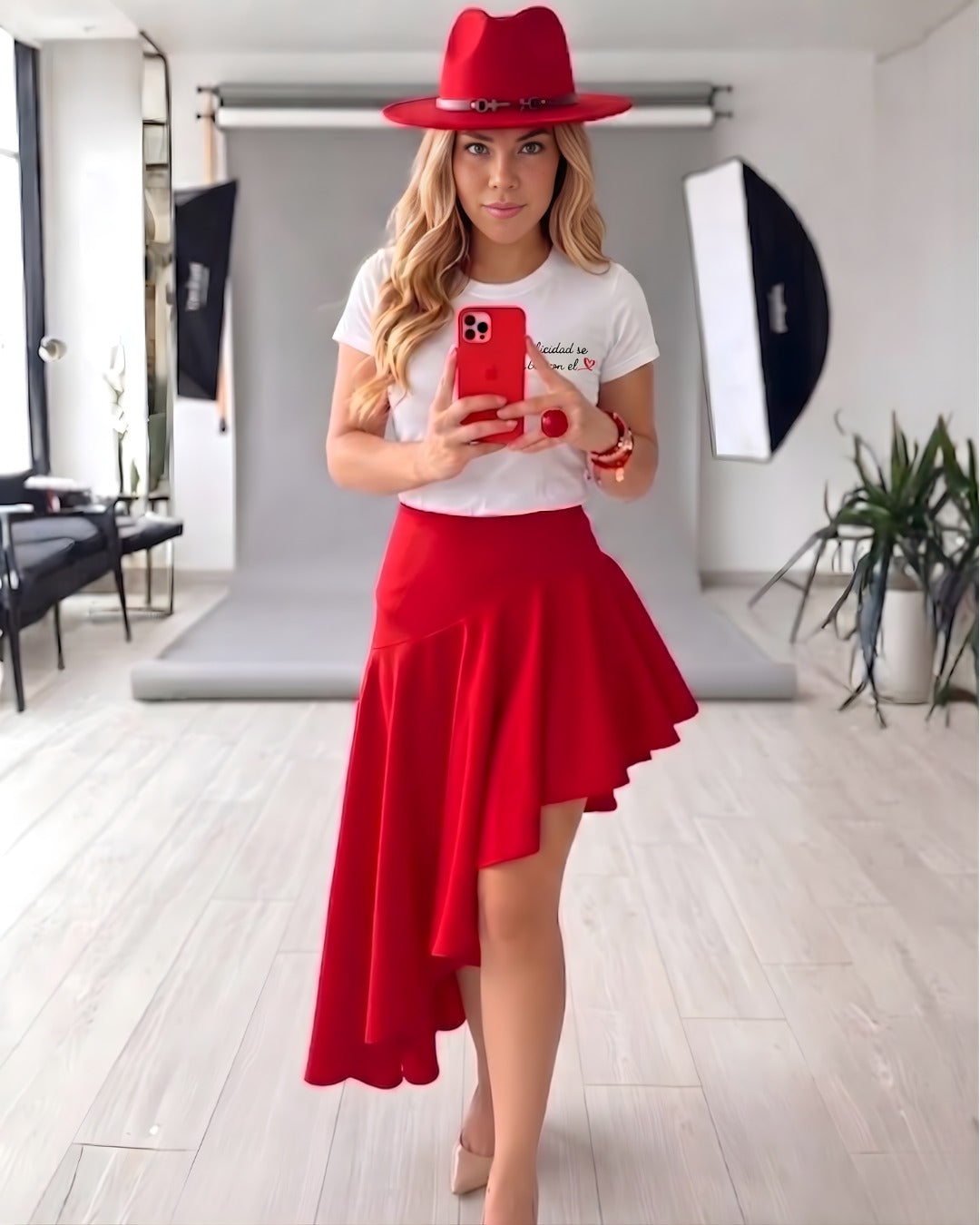 3-294 Conjunto falda boleros y blusa con diseño la felicidad se muestra con el ❤️
