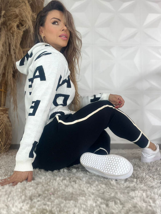 3-571 Conjunto buzo letra bordadas