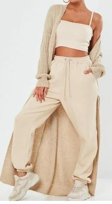 3-375 Conjunto jogger y blusa