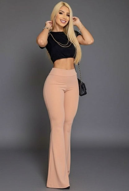 3-227 Conjunto pantalón bota campana y blusa negra