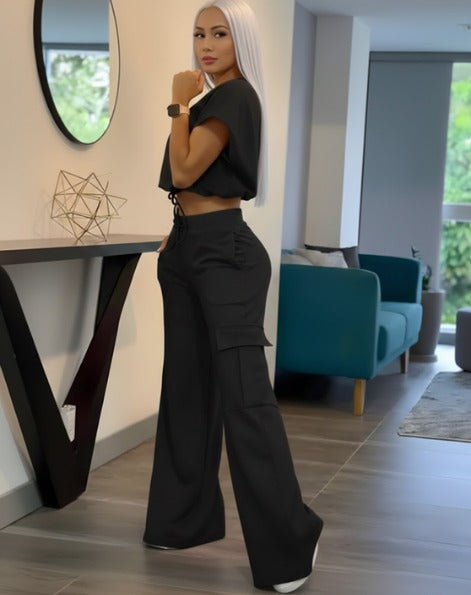 3-487 Conjunto pantalón bolsillos y blusa corta